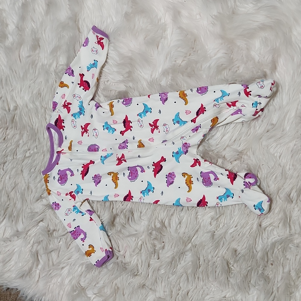 3 to 6 months Wondernation onesie sleepwear
